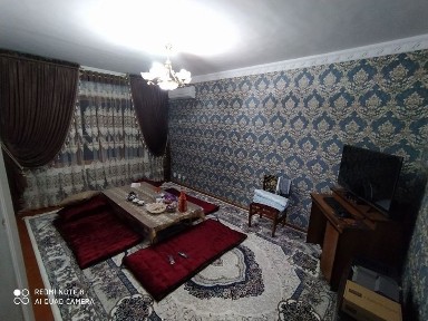 Квартира продаётся 3 комнот 1 етаж дом 3 етажка