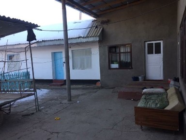 Ховли сотилади ёнида бу.е. и бн / Hovli sotiladi yonida bo'sh yeri bn