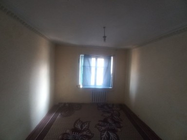 Uy sotiladi 3 xonadsn iborat