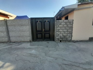 Xovli uy sotiladi!