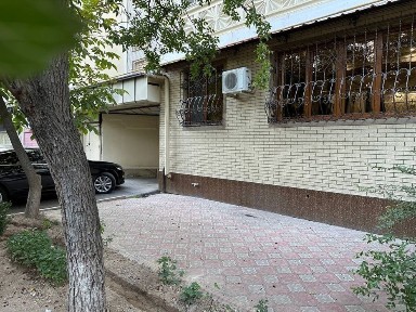 Dom sotiladi. Yakkasaroy Tumanida