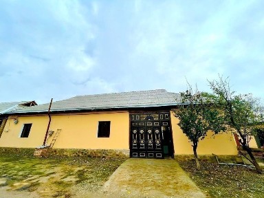 Uchastka sotiladi