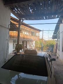 Ховли Уй срочно сотилади