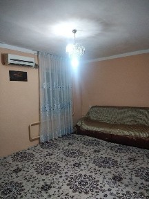 Продаётся 1/3/4эта. Яшнобод. 42.кв м Кадышива Асалобод-2.срочно.