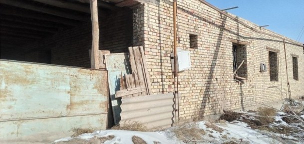 Joy sotiladi. Nukus Navoiy koʻchasi