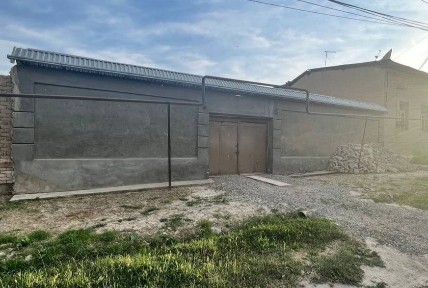 Nazarbek Tarnov 8 sotik 1 sotigi 17000$ kelishamiz tepasida