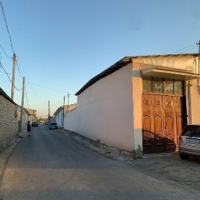 Uy sotiladi shahar markazida