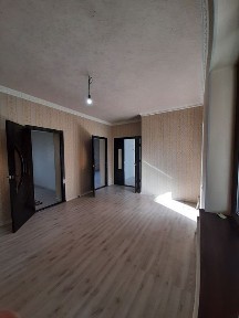 Ҳовли Уй сотилади