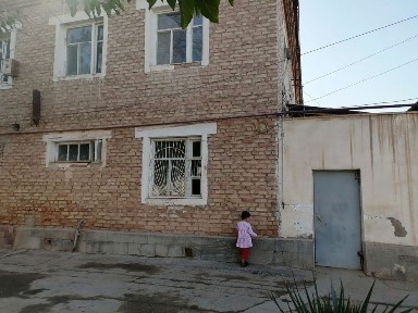 Термиз Ховли уй Коттедж уй. 8 хона шахар маркази