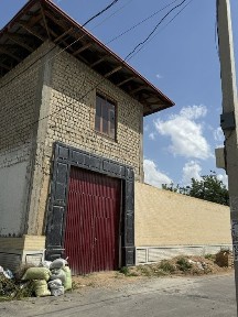 Srochni hovli sotiladi