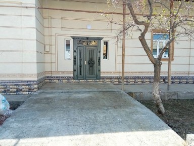 450 metr kvadrad hovli joy sotiladi