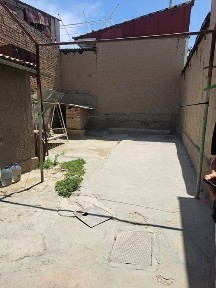 Xovli sotiladi zur joyda joylashgan