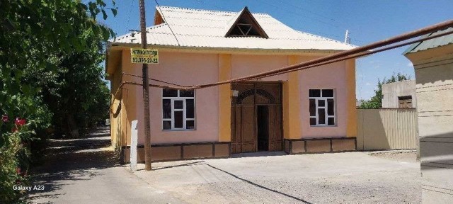Ховли сотилади 5 сотихли замонавий кулайликларга эга