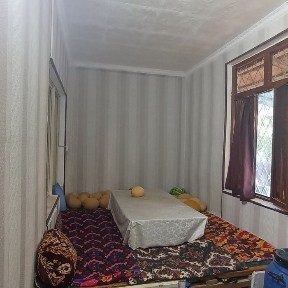 Srochno Qarshi tumanida Ikki xonali uy sotiladi. Bank orqali ikkilamc