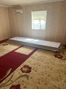 2 qavatli olti xonali uy sotiladi