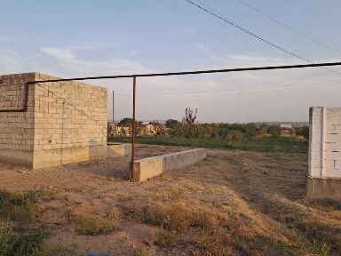 Hovli uy sotiladi. Quvada joylashgan