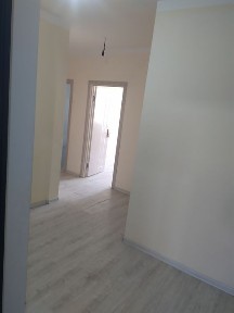 Dom yangi qurilgan srochna sotiladi