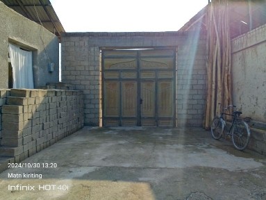 Uy hovli sotiladi fayzli xonadon yaxshi joyda joylashgan dokementli