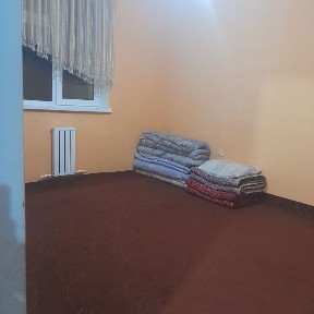 Шахрисабздан квартира сотилади.