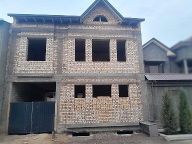 Ховли Сотилади. каропка холатида.