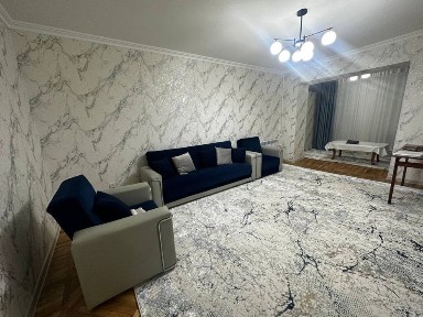 Сдается 3 комнатная квартира, Ц-2 Алайский базар.