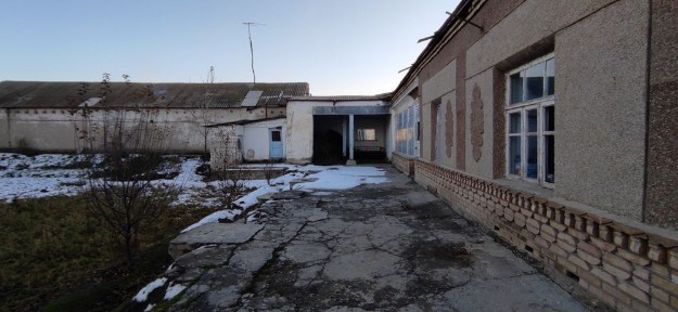 Срочна Ўй сотилади 8 сотх. Искада жойлашган