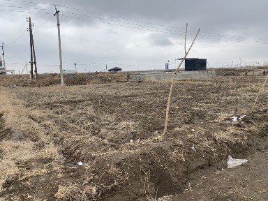 Gurlan novoiyda katej sotiladi 600kv aldinda 1000kv bog bor prochi yer