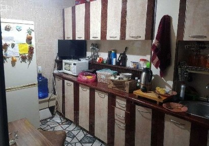 Продается 4х комнатная квартира 89 кв. м. 2 этаж 4х этажка, панель