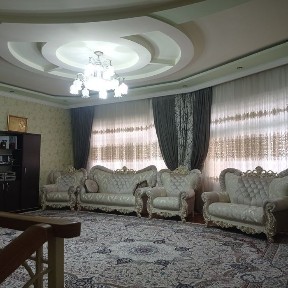 Продаётся большой благородный уютный Евродом 2эт в Кибрае вдоль дороги