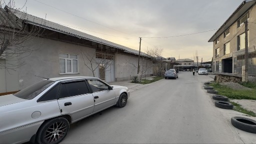 Продаётся дом, в центре города.
