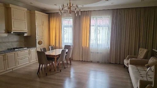 Сдаётся дом: 3 уровня, 7 комнат, 2 санузла с мебелью и техникой