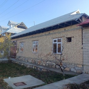 Ховли сотилади !