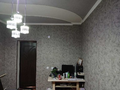 Narpay eski 5 daHovli joy 12 sotigʻli 6 xona remon boʻlgan suv svet ga
