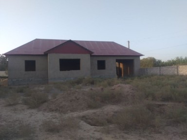 Uy sotiladi Muzrabot Pet kolej oldida