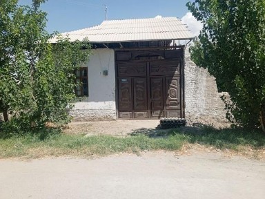 Uy tez va arzon kelishilgan narxda sotiladi