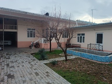 Продаётся дом Янгиабад махалла Бехизор 4 сот.
