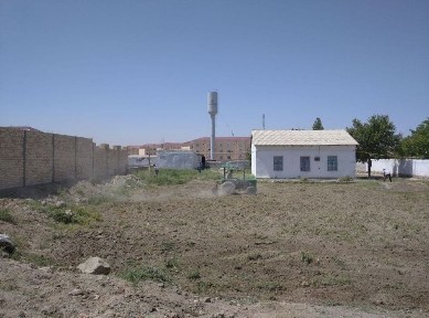 Навбахор центрда ховли сотилади