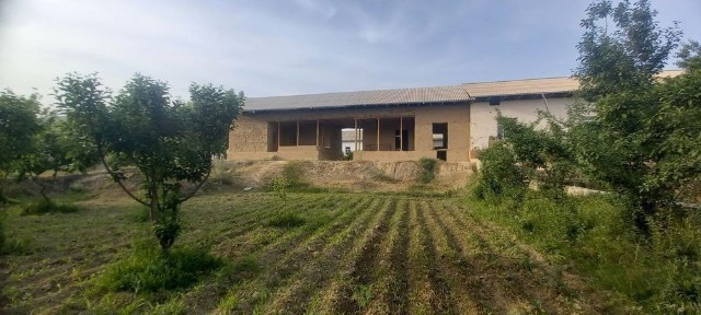 ХОВЛИ СОТИЛАДИ 13 сотихли. Хатирчи тумани Ибн Сино, Куччи МФЙ.