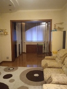 Сергели 7 2х ком на 1 этаже 62 КВ. м. есть парковка и подвал