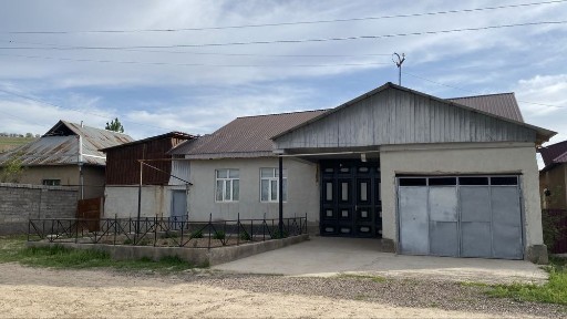 Продаётся 3 дома в 1 учаске дом со всеми удобствами!