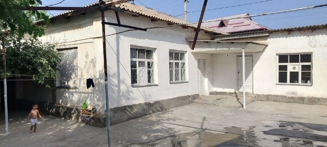 uy sotiladi manzll yuqori chirchiq tumani bardankul bolta 10 sotix er