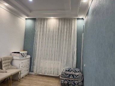 Тошкент ш. Паркент массиви янги уй 3/8/9 Евро, жихозланган.