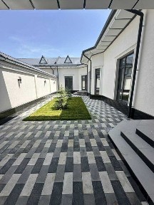 Уй сотилади Уч кахрамон постан кирганда 5 км Хожи ота махалла