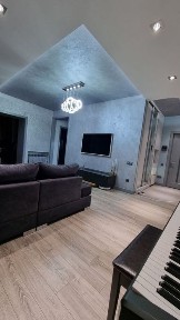 Продается своя квартира, евро ремонт, шикарная и в хорошем районе.