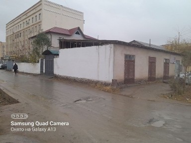 2 этажный дом возле центрального рынка