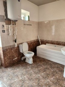 Фаргонада 8 сотихли ховли ижарага берилади.