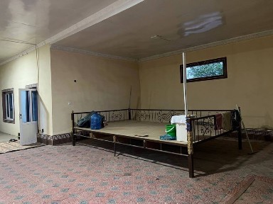 Участка учрашув ресторан ёнида срочно сотилади