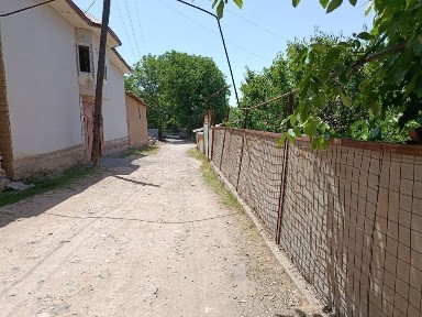 PARKENT tumani XISORAK qishlog'ida UY SOTILADI.