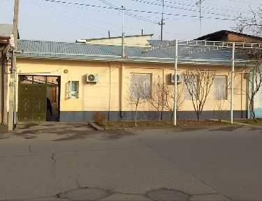 Продаётся дом (земля) в центры. 3 соток.