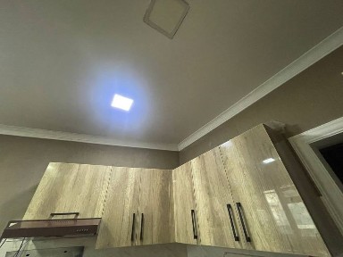 Uy sotiladi bel-tepa STROY MART ro'parasida